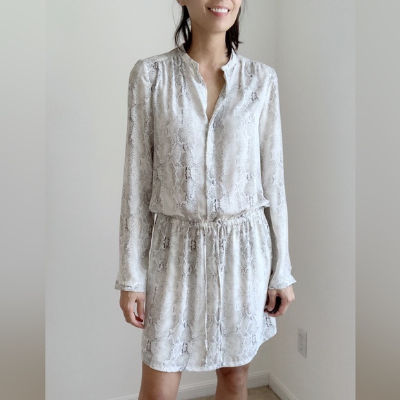 HILARY RADLEY WHITE SNAKESKIN LONG SLEEVE MINI DRESS - Picture 1 of 4